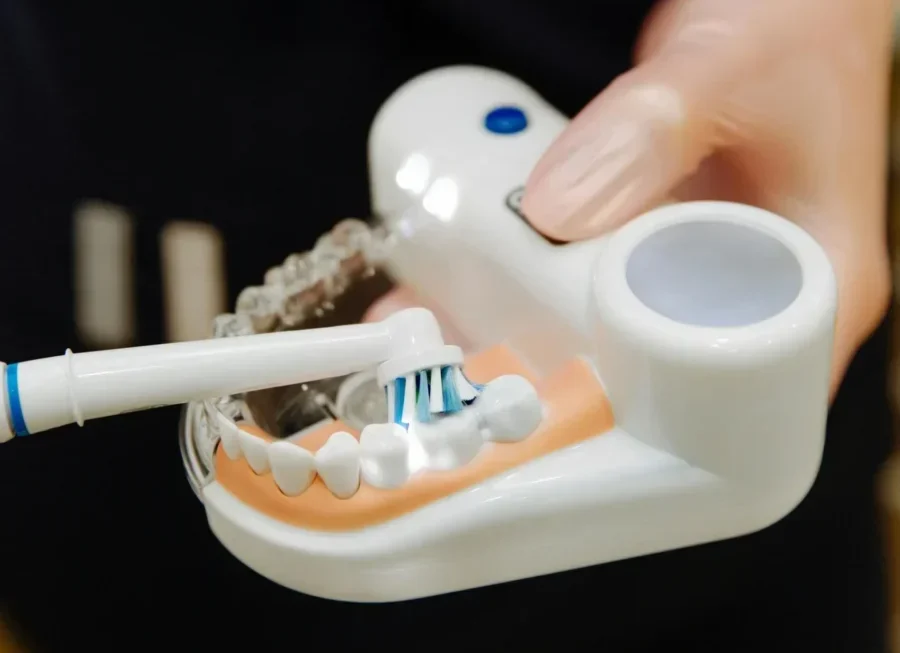 How to Choose the Right Toothbrush and Toothpaste