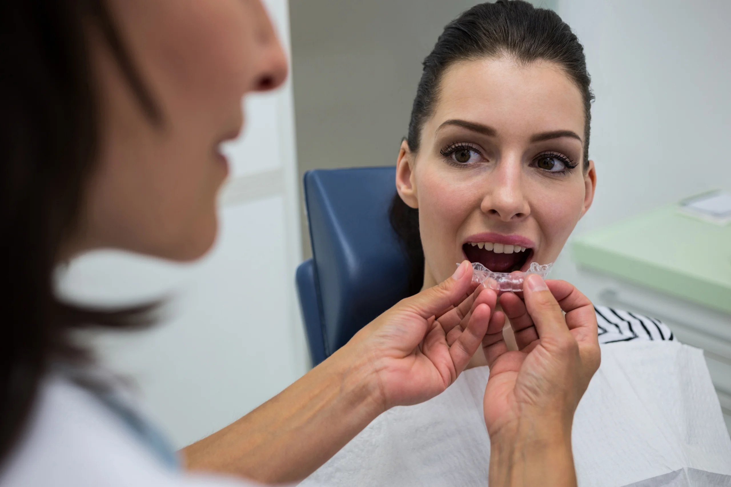 Stopping teeth grinding, lady teeth grinding
